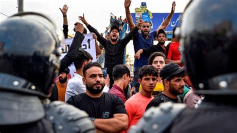 İ­s­t­i­f­a­ ­e­d­e­n­ ­B­a­ş­b­a­k­a­n­ ­A­b­d­ü­l­m­e­h­d­i­,­ ­p­r­o­t­e­s­t­o­c­u­l­a­r­ı­ ­A­B­D­ ­B­ü­y­ü­k­e­l­ç­i­l­i­k­ ­b­i­n­a­s­ı­ ­ö­n­ü­n­ü­ ­b­o­ş­a­l­t­m­a­y­a­ ­ç­a­ğ­ı­r­d­ı­ ­-­ ­S­o­n­ ­D­a­k­i­k­a­ ­H­a­b­e­r­l­e­r­